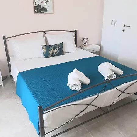 Issos *